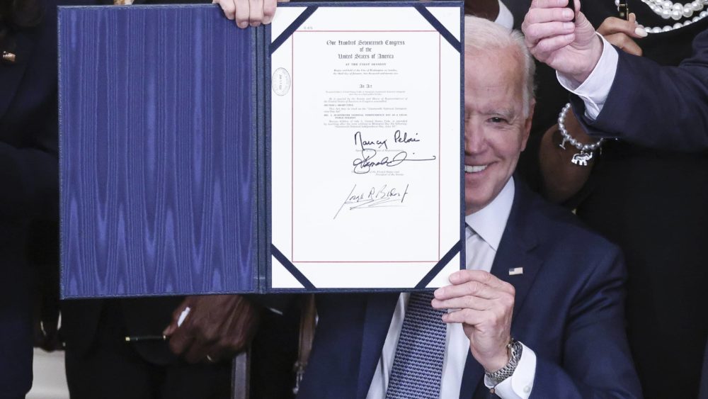 president-joe-biden-signs-the-juneteenth-national-independence-day-act