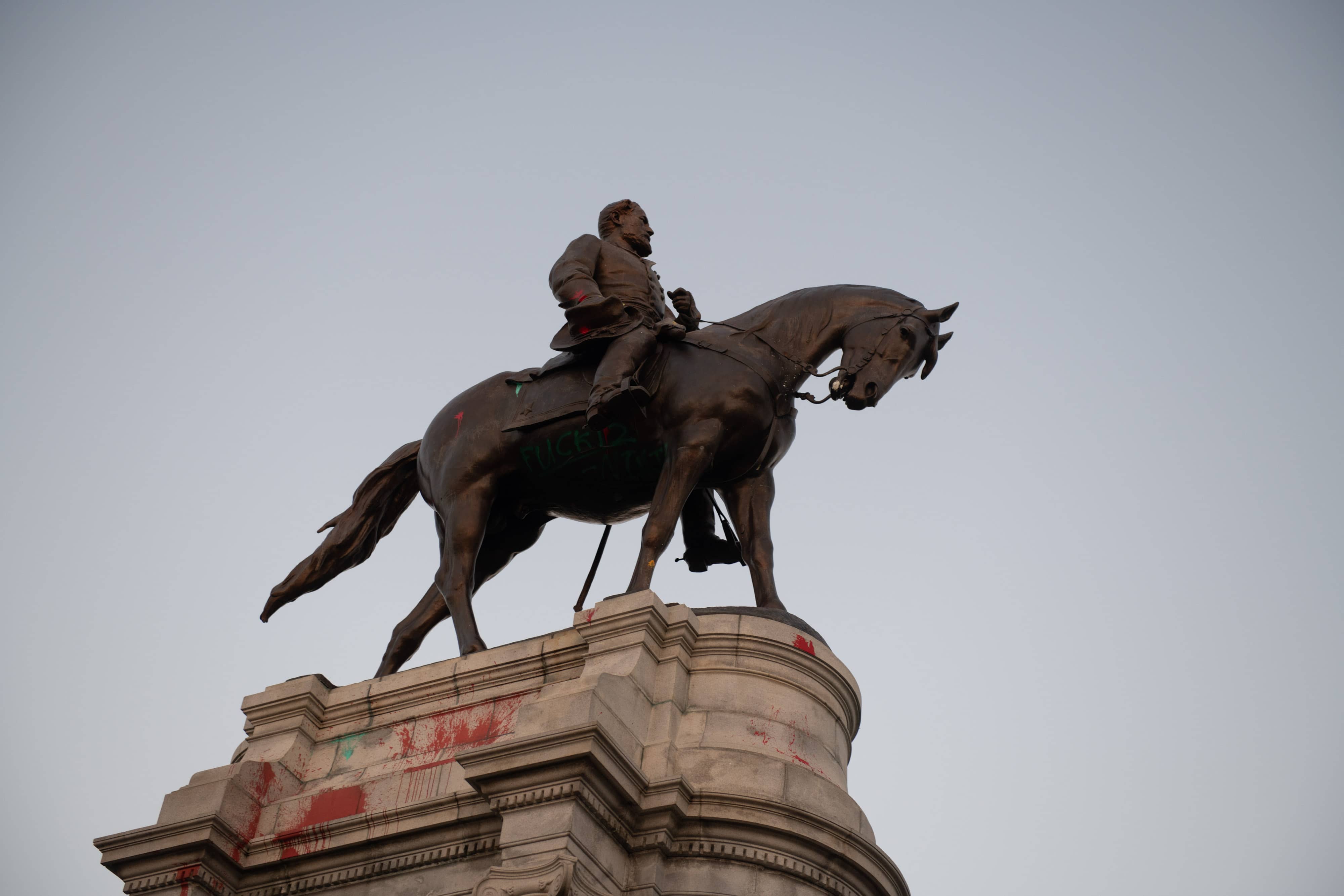 robert-e-lee-statue-richmond-va