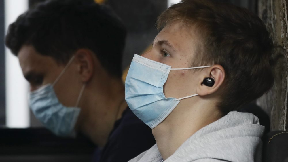russia-monitoring-compliance-with-face-mask-rules-on-novosibirsk-public-transport