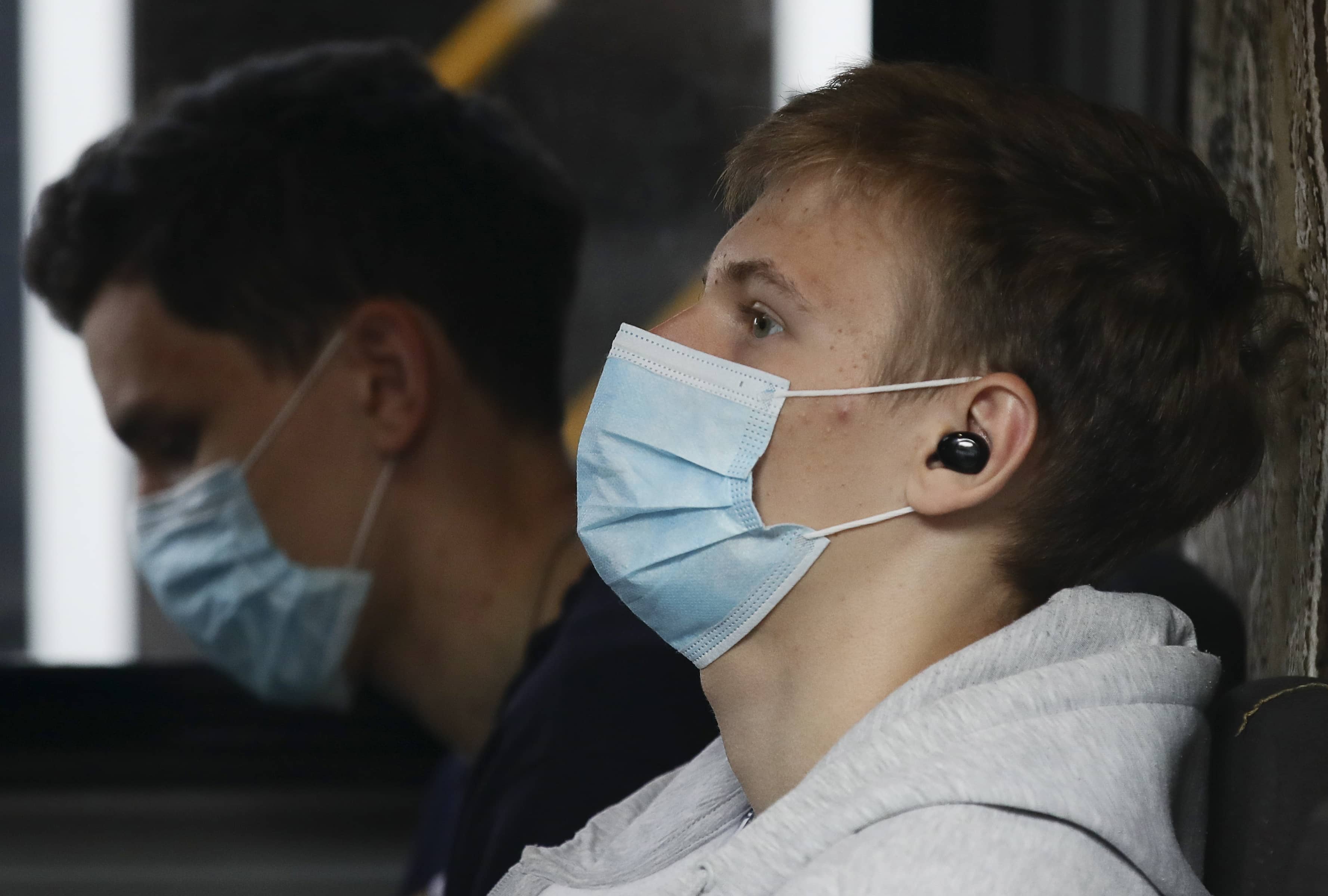 russia-monitoring-compliance-with-face-mask-rules-on-novosibirsk-public-transport