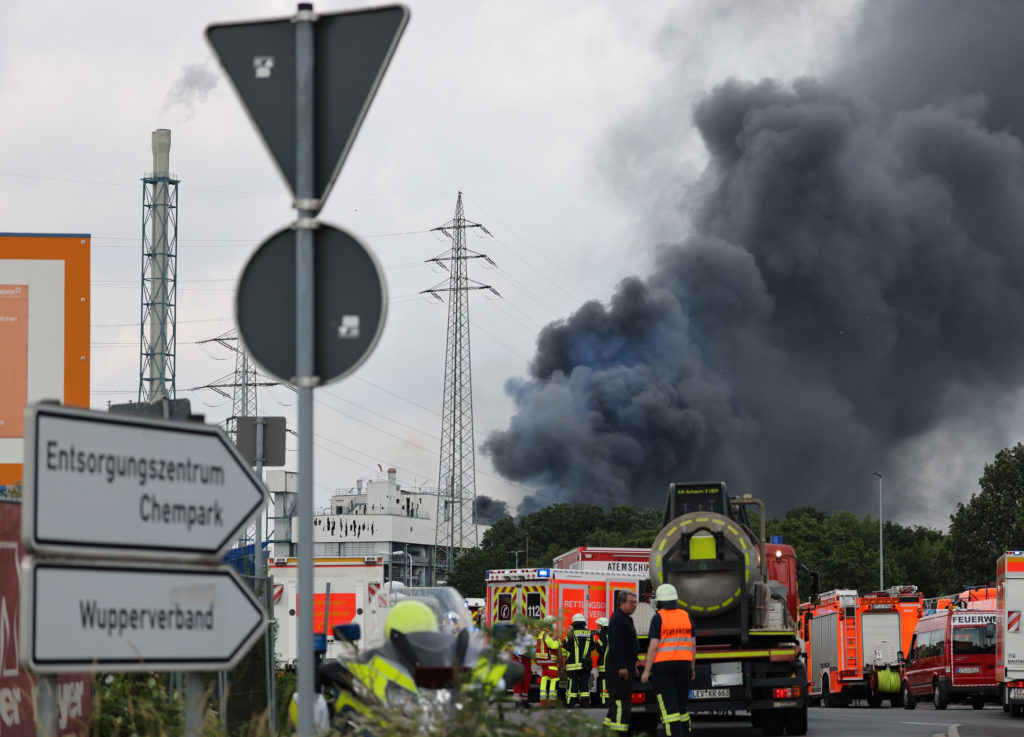 germany-cloud-of-smoke-over-chempark-leverkusen