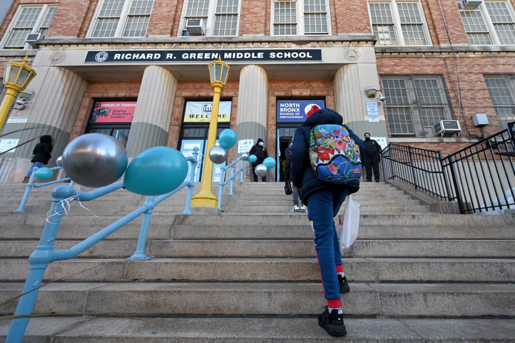 ny-nyc-mayor-visits-bronx-middle-schools-on-reopening-day-2