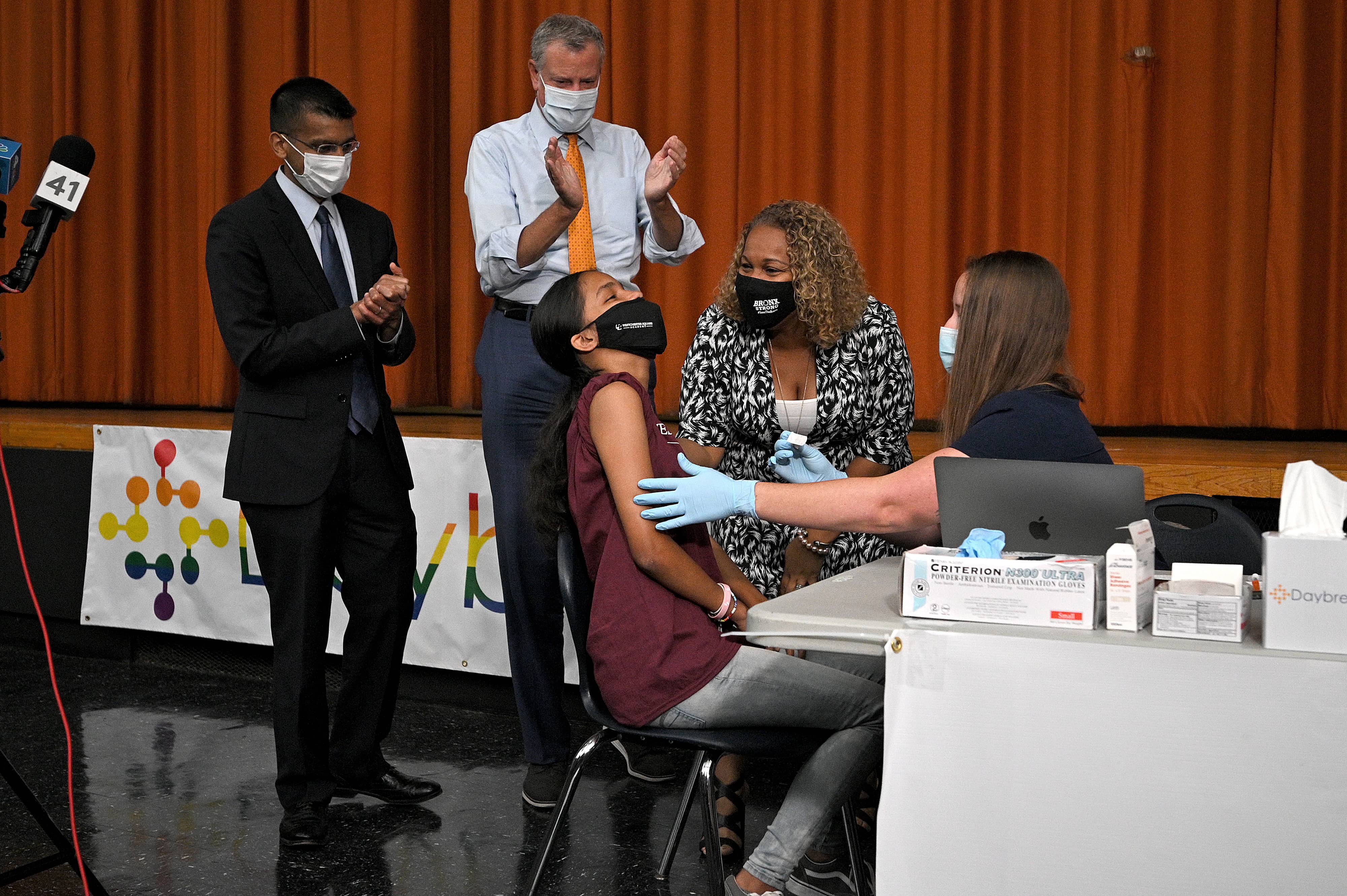 ny-pop-up-vaccine-clinic-at-bronx-high-school