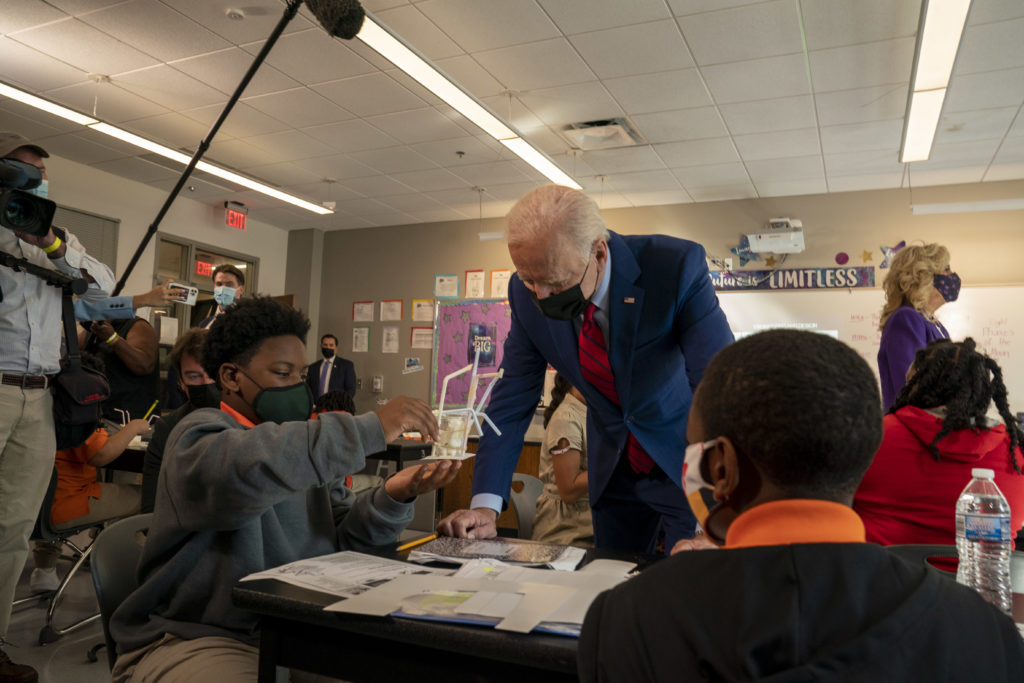 president-biden-and-first-lady-jill-biden-visit-school-2