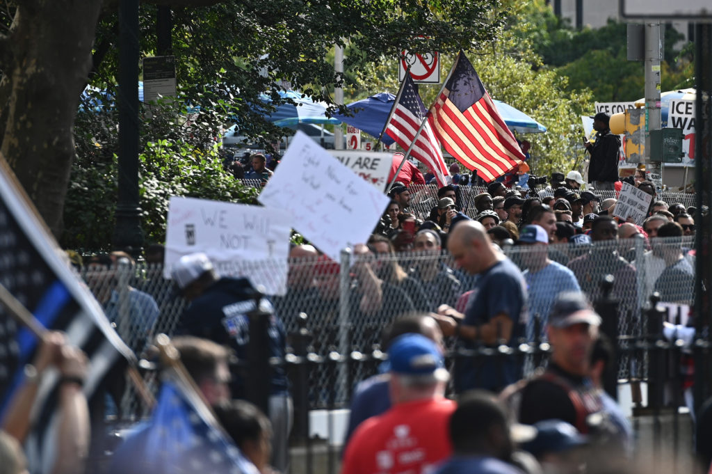 ny-nyc-workers-protest-covid-vaccine-mandate-2