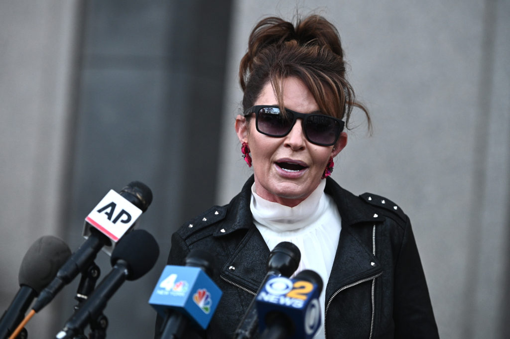 ny-sarah-palin-leaves-court-in-new-york-times-lawsuit