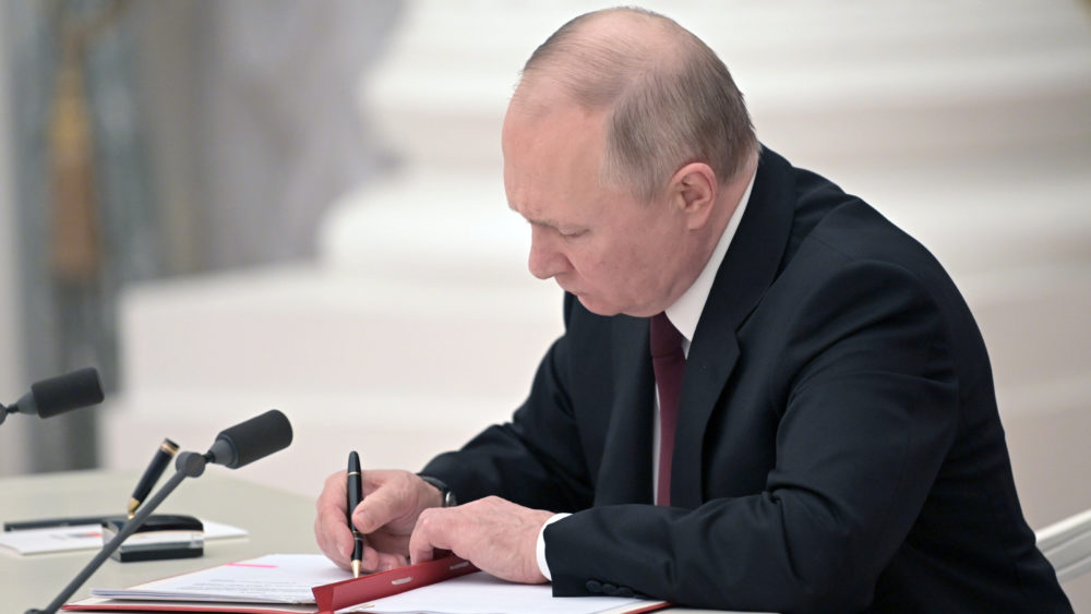 russia-russian-president-putin-signs-decrees-to-recognize-independence-of-donetsk-and-lugansk-peoples-republics