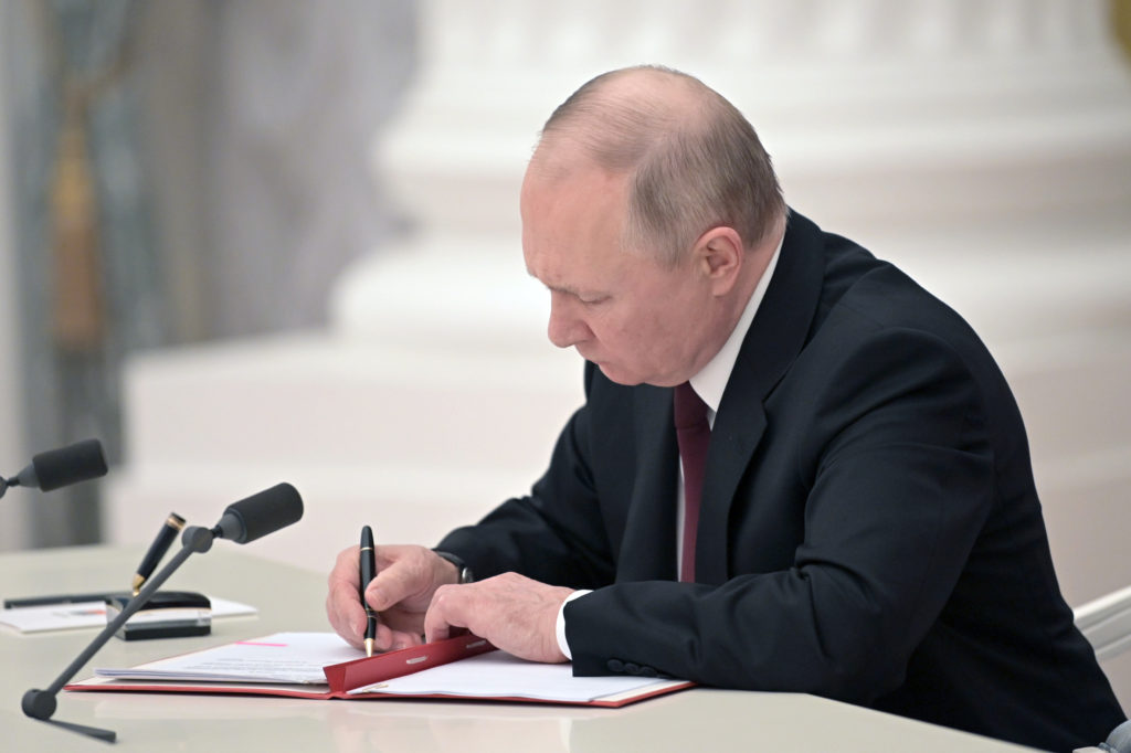 russia-russian-president-putin-signs-decrees-to-recognize-independence-of-donetsk-and-lugansk-peoples-republics