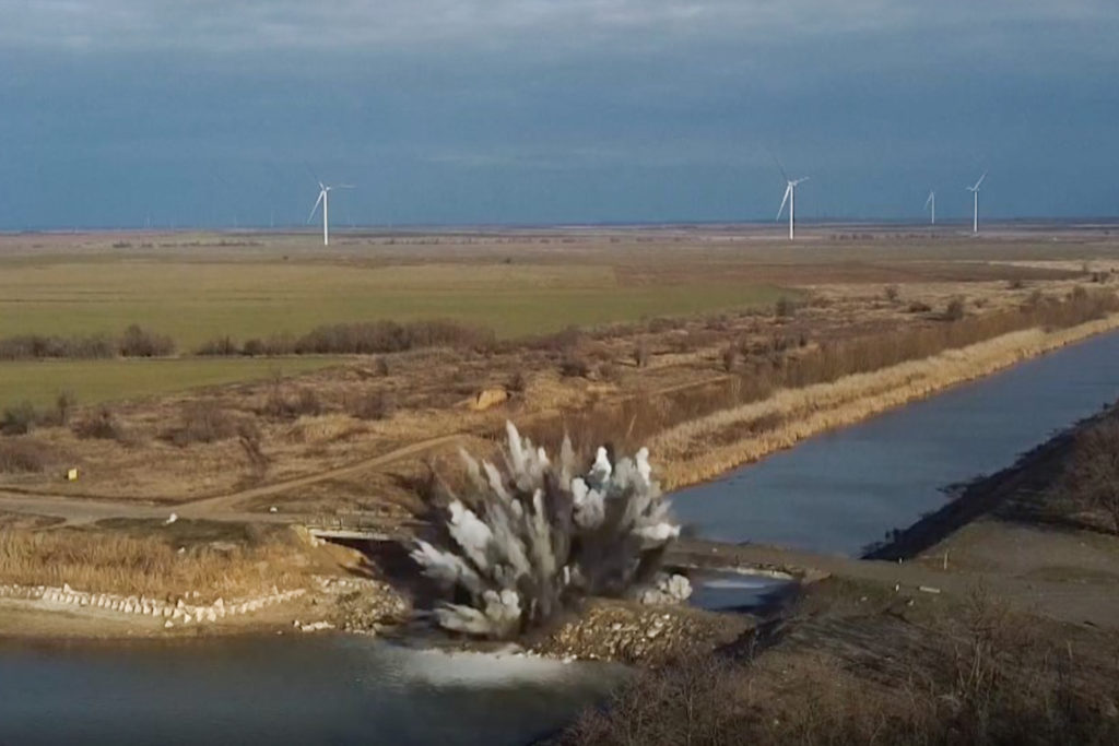 ukraine-russian-armed-forces-secure-hydraulic-engineering-unit-of-north-crimean-canal-in-ukraines-kherson-region-3