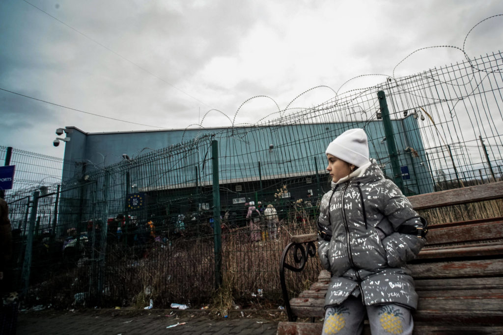 russia-ukraine-war-long-queues-of-ukrainian-refugees-in-shehyn-ukraine