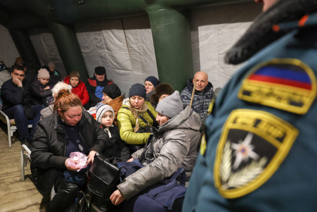 evacuated-mariupol-civilians-in-donetsk-peoples-republic