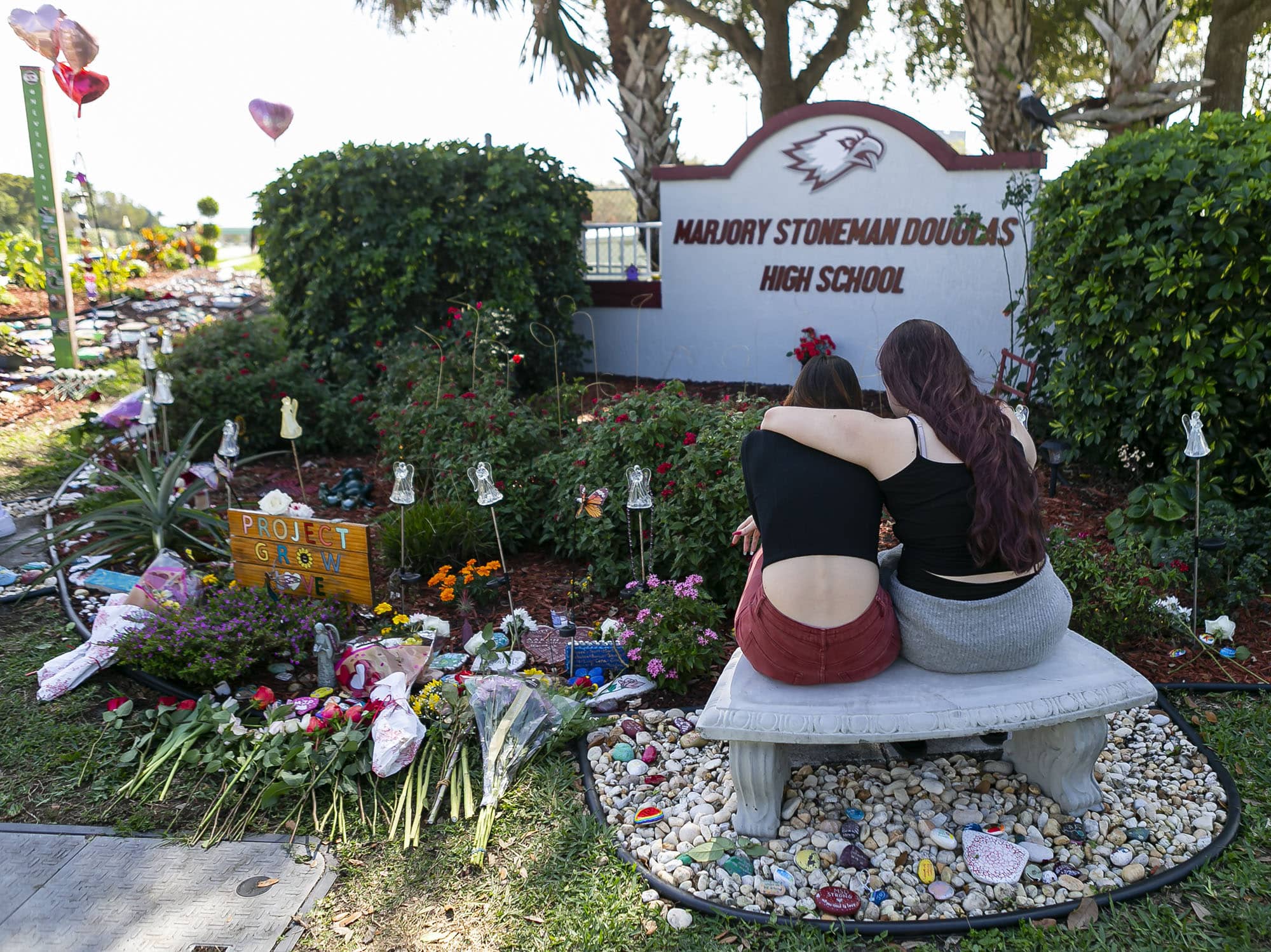 smiles-through-the-tears-parkland-community-still-mourning-2-years-after-shooting