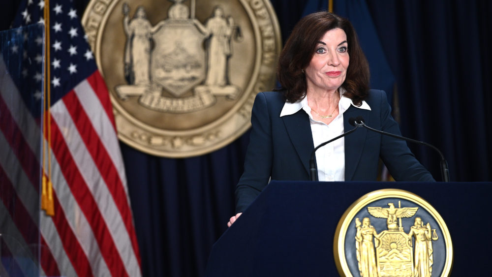 ny-gov-kathy-hochul-lifs-statewide-mask-vaccines-requirements-for-indoor-businesses