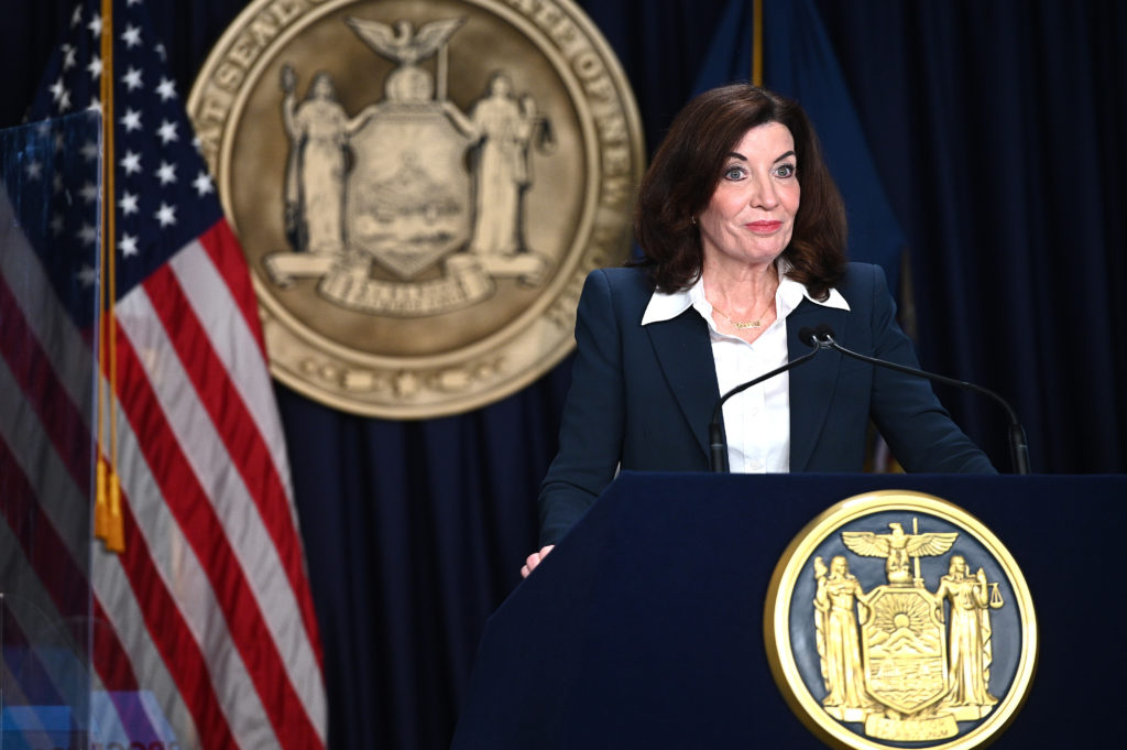 ny-gov-kathy-hochul-lifs-statewide-mask-vaccines-requirements-for-indoor-businesses