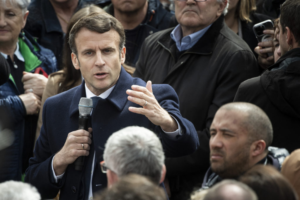 emmanuel-macron-campaigns-in-western-france