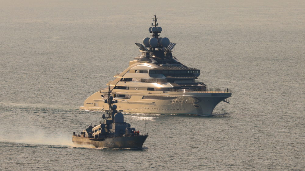 russia-russian-businessman-mordashovs-nord-yacht-in-vladivostok