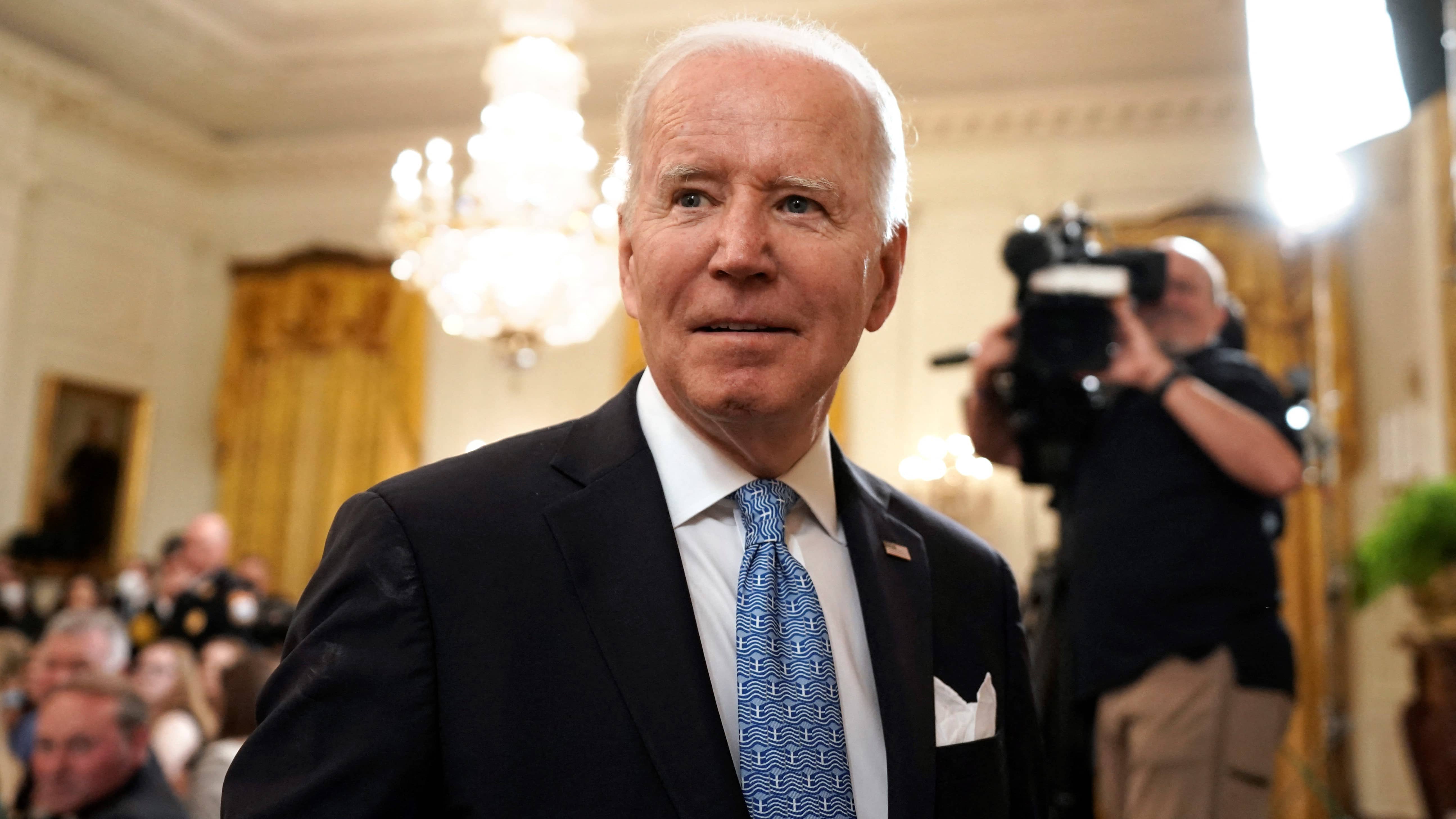 joe-biden-awards-public-safety-officer-washington