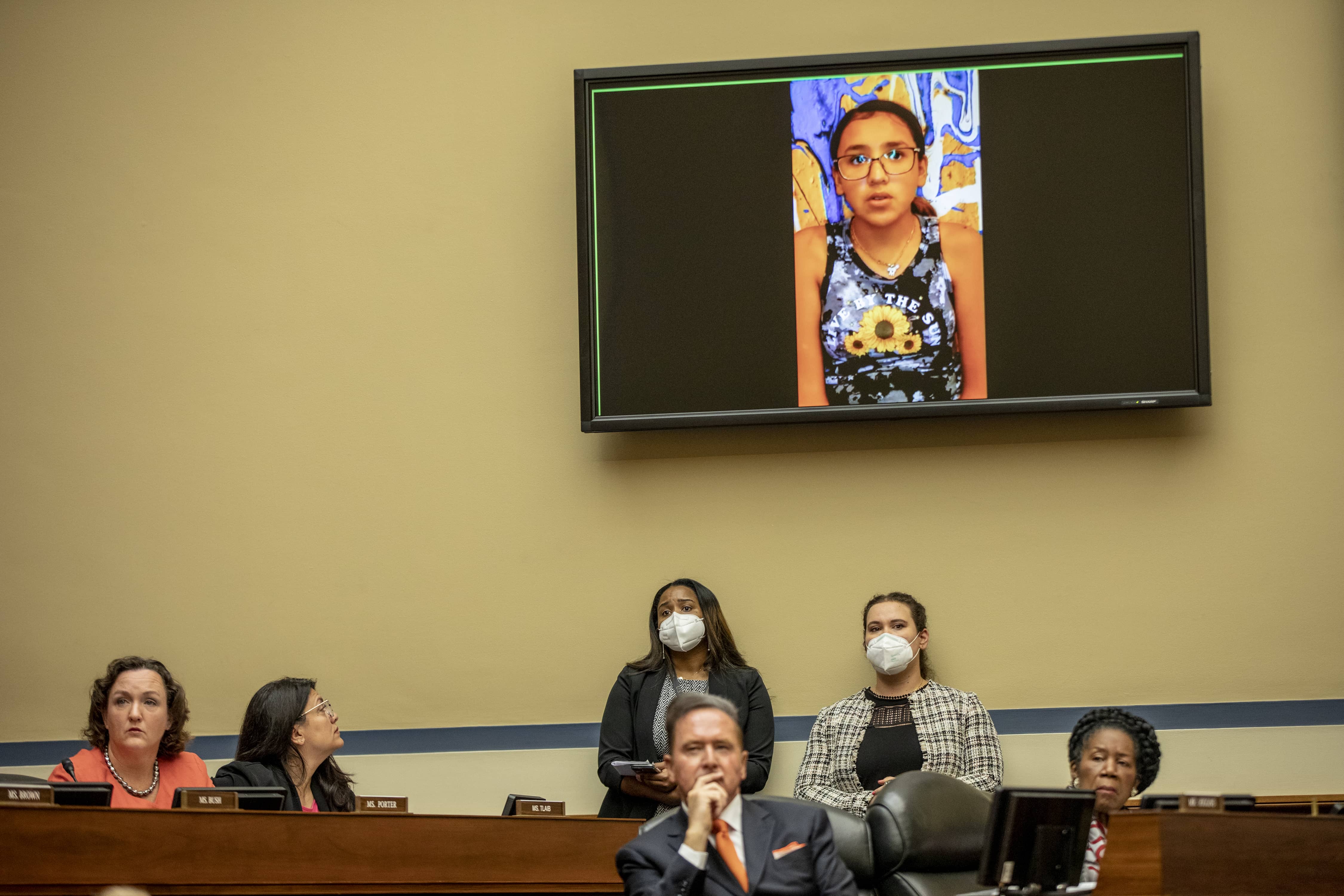 dc-house-committee-on-oversight-and-reform-hearing-on-gun-violence-2