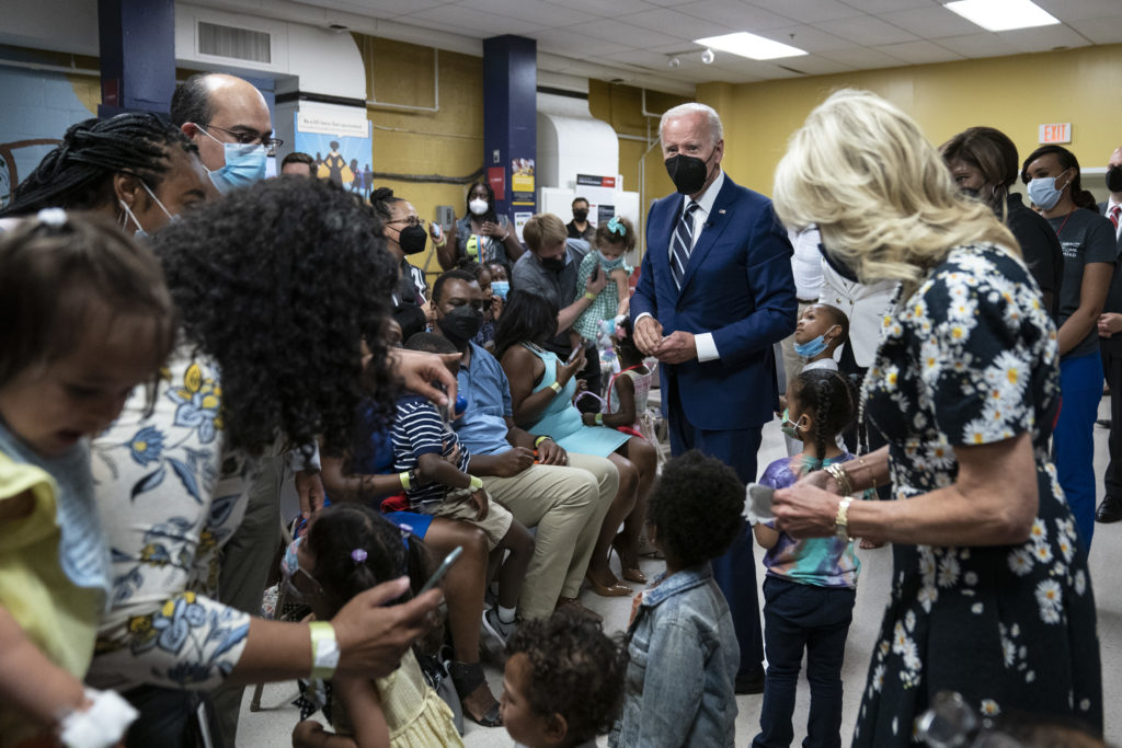 us-president-joe-biden-visits-covid-19-vaccination-clinic-in-washington