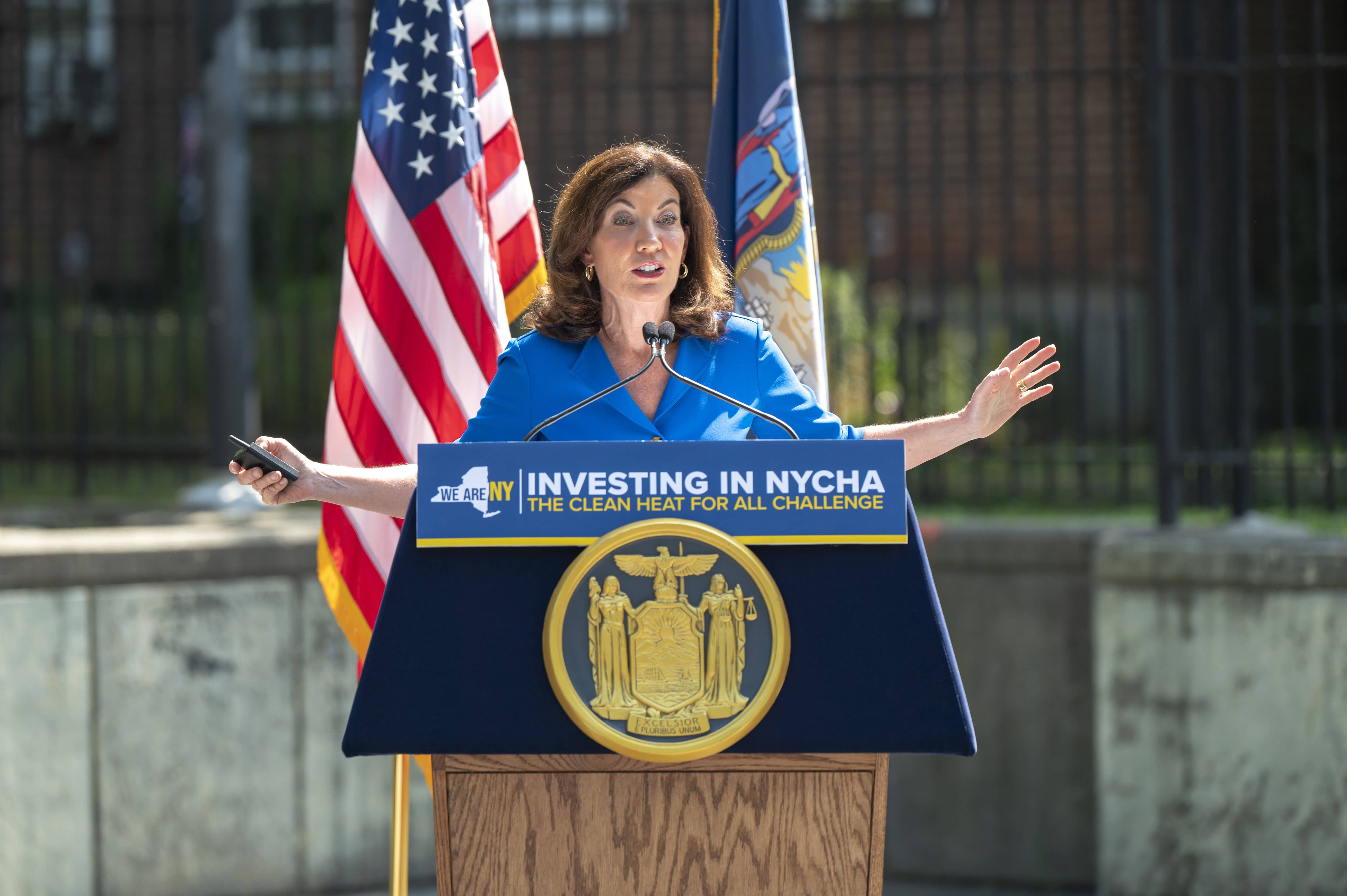 governor-hochul-and-mayor-adams-announce-70-million-investment-to-decarbonize-nycha-buildings-in-nyc-02-aug-2022-2