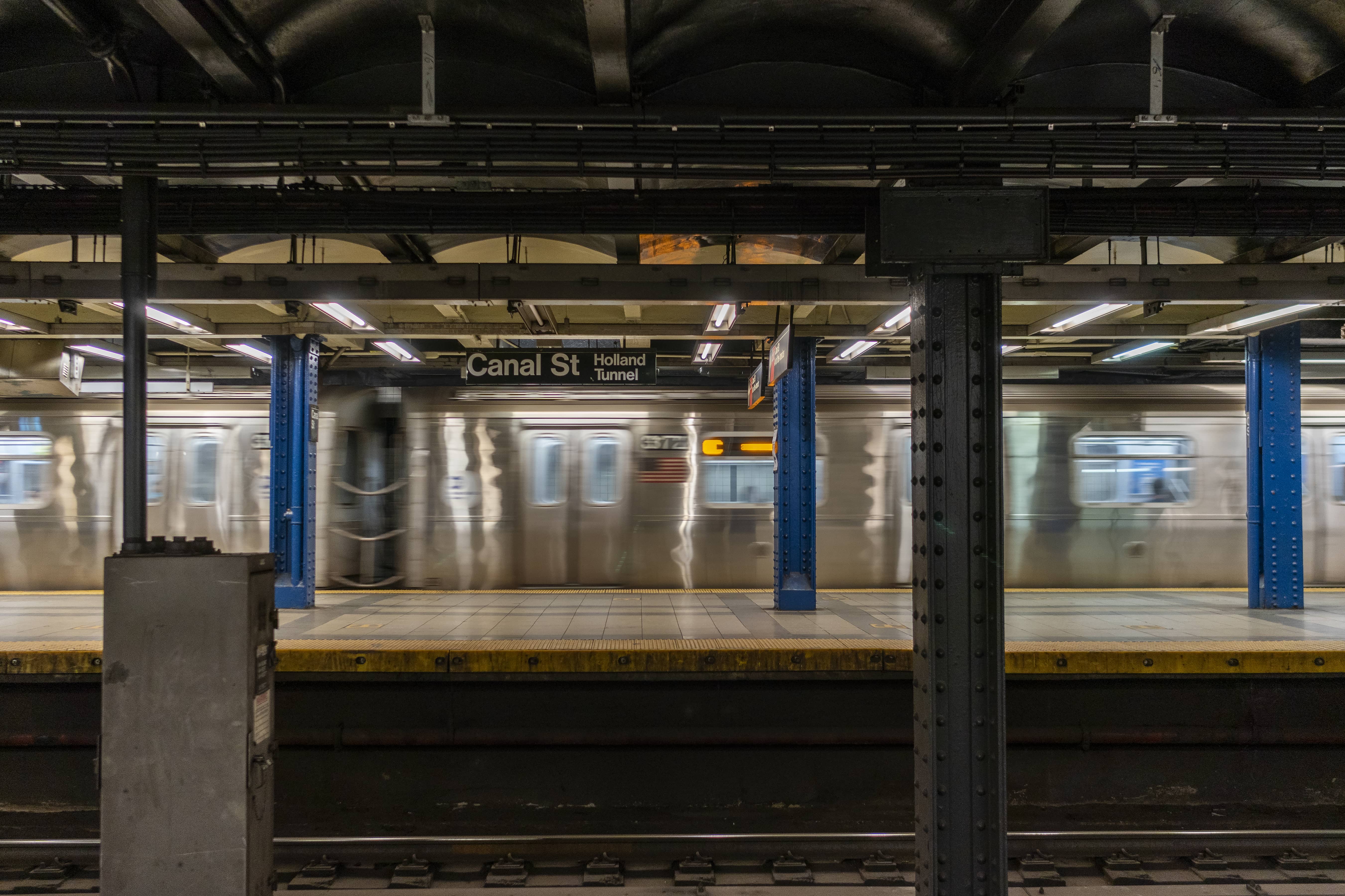 ny-ridin-the-subway-in-new-york-2