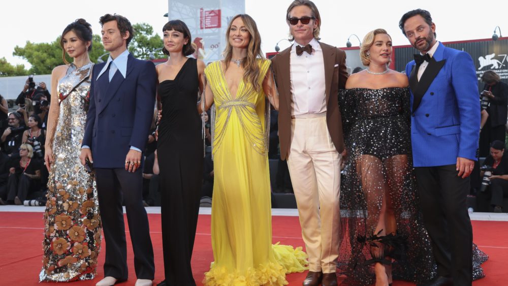 italy-venice-film-festival-2022-dont-worry-darling-red-carpet