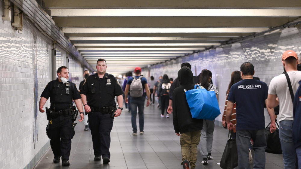 ny-nypd-step-up-patrols-on-nyc-subways-2