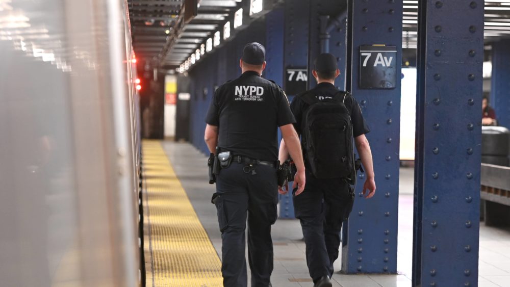 ny-nypd-step-up-patrols-on-nyc-subways-3