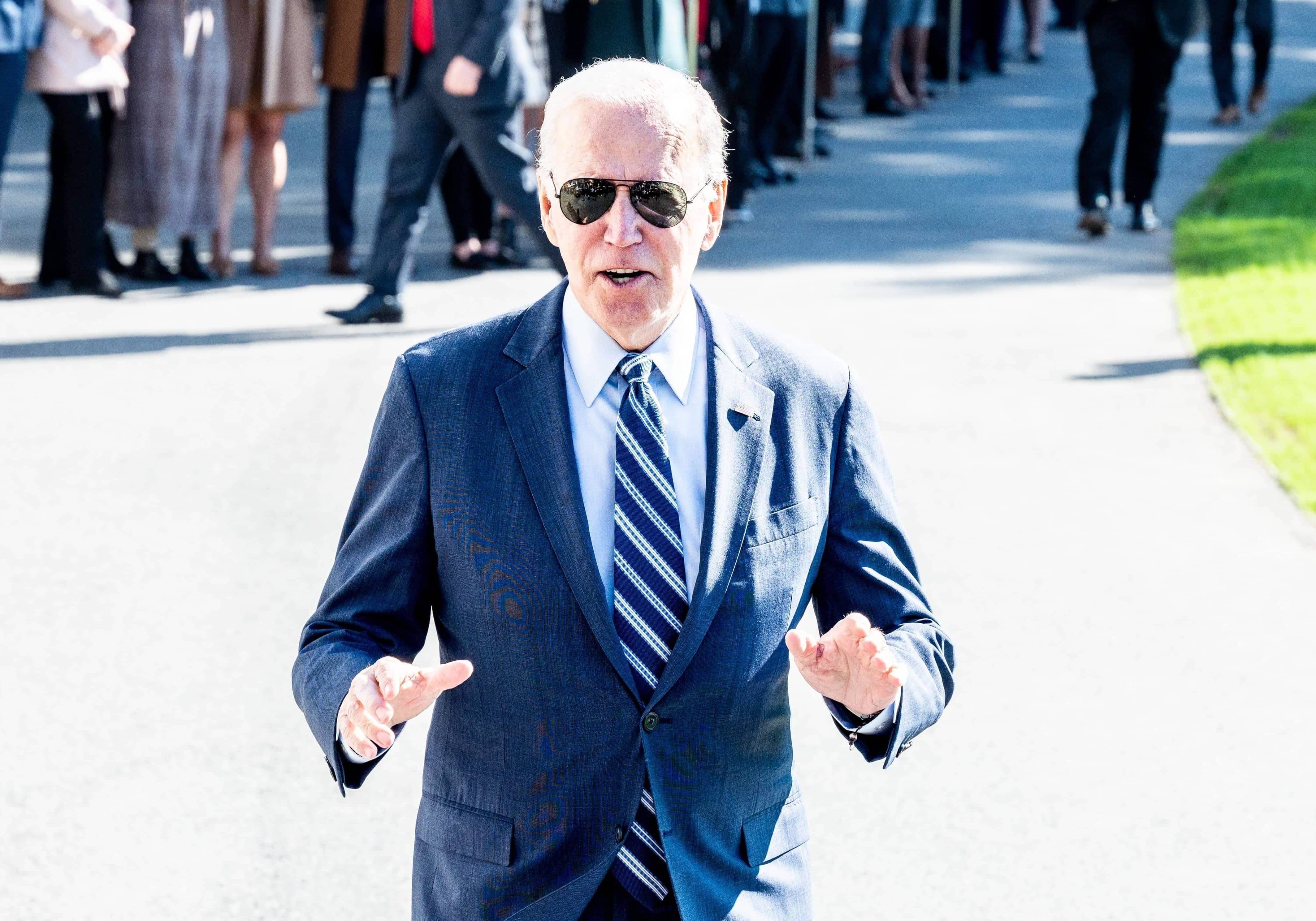 president-joe-biden-leaving-the-white-house