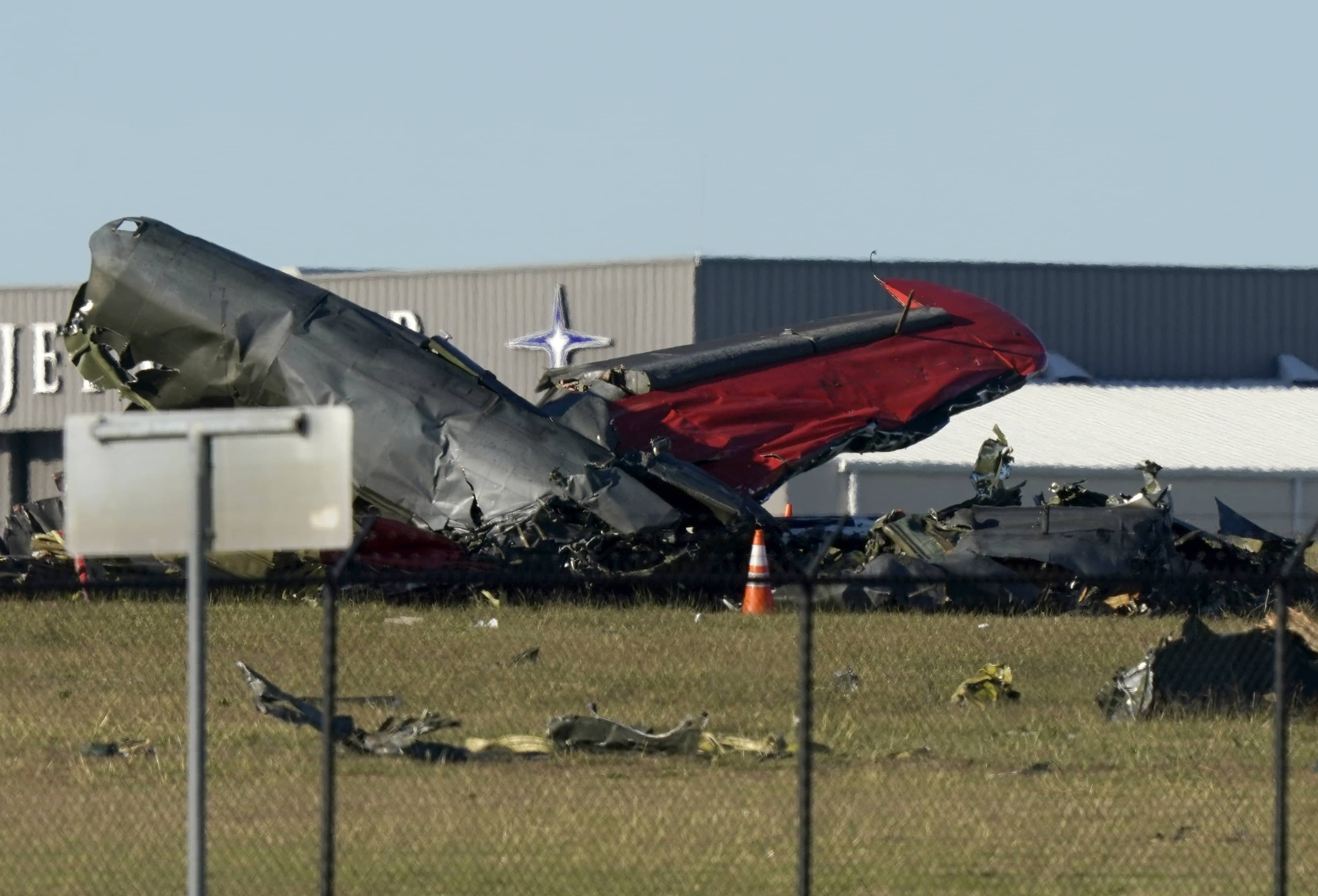 aptopix-dallas-air-show-crash-2