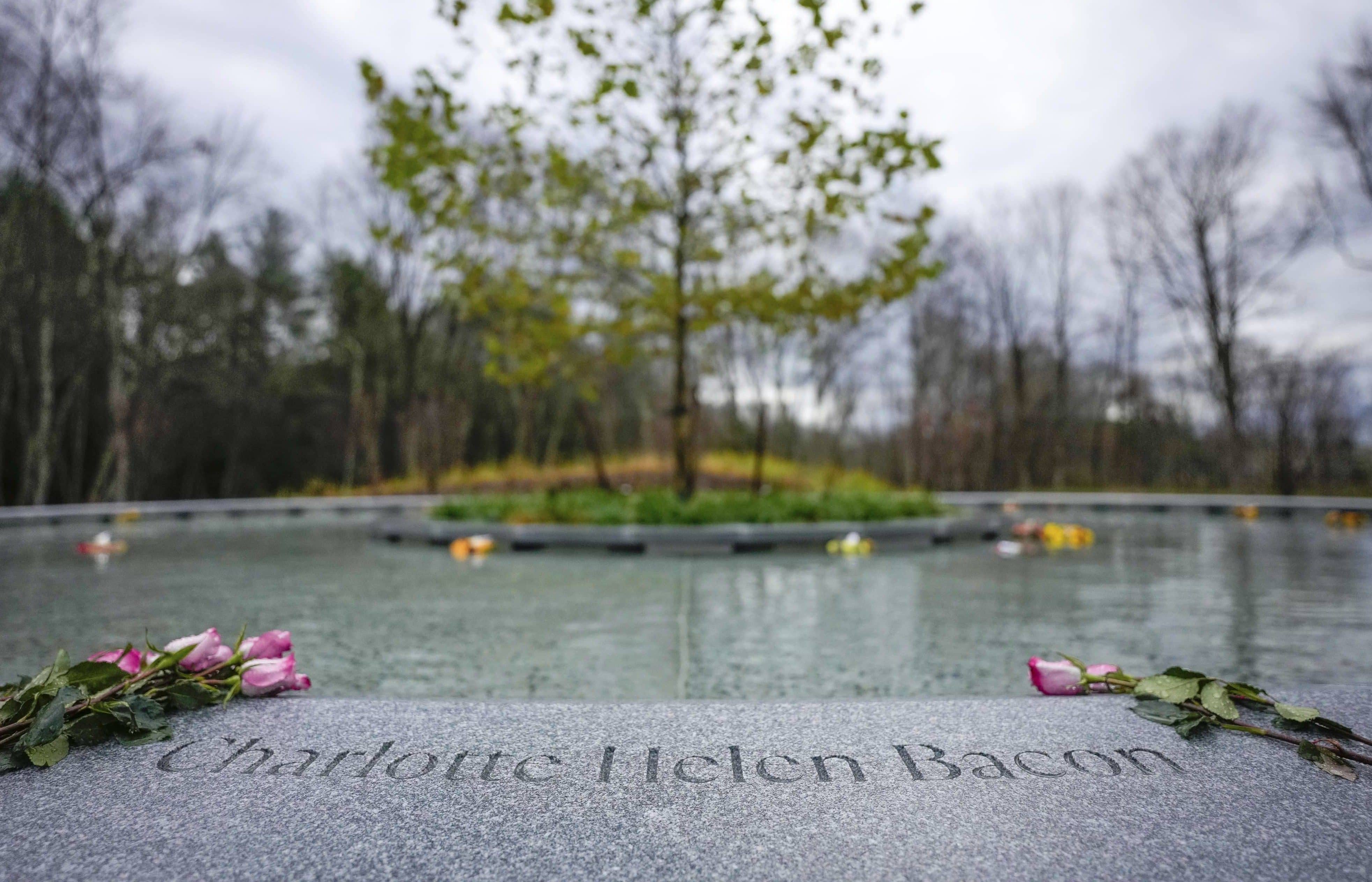 aptopix-newtown-shooting-memorial