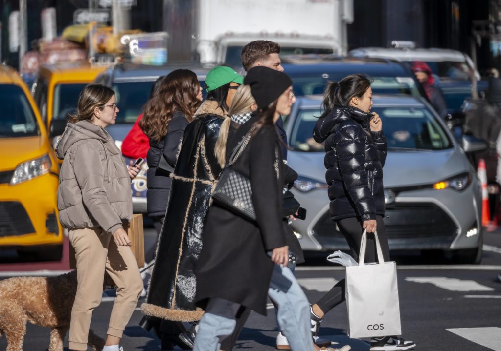 ny-theyaere-b-a-a-a-a-ck-shoppers-celebrate-holiday-shopping-in-new-york