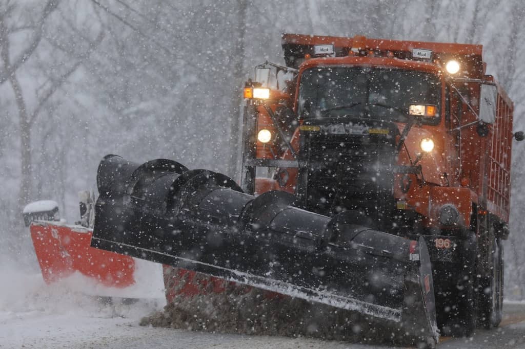 Buffalo Roads Reopen as Search for Storm Victims Contines 77 WABC