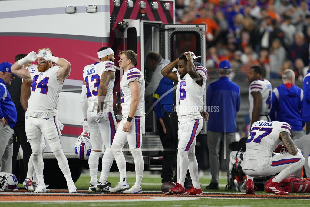 Damar Hamlin game status: Bills S expected to play Saturday vs. Colts -  DraftKings Network