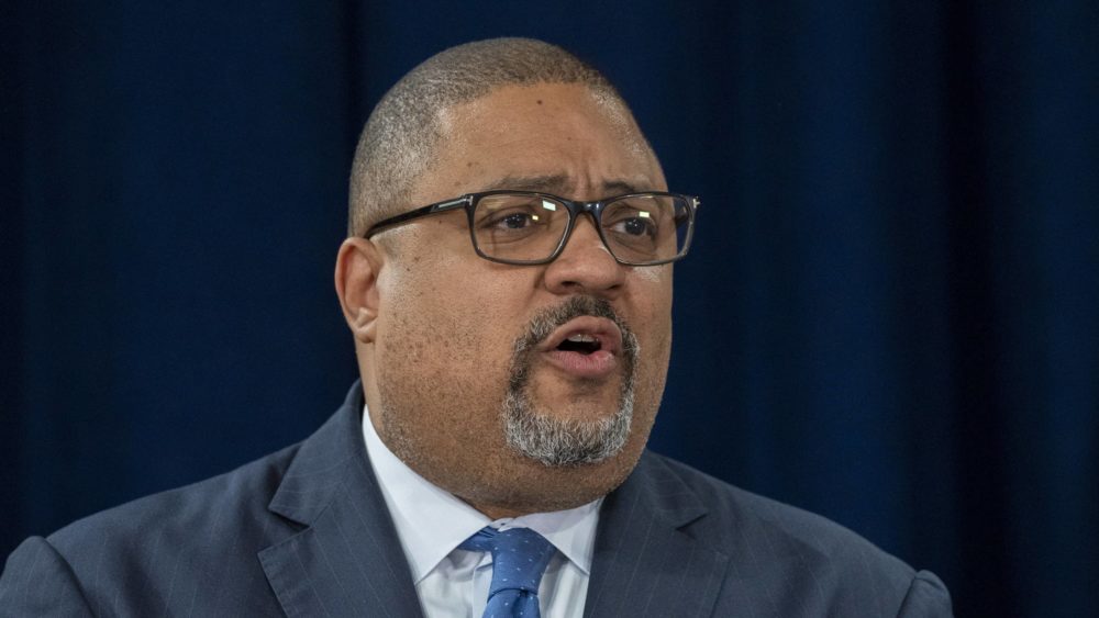 news-manhattan-district-attorney-alvin-l-bragg-jr-press-conference-on-donald-trump