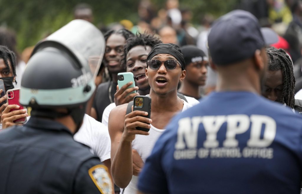 union-square-crowd-2