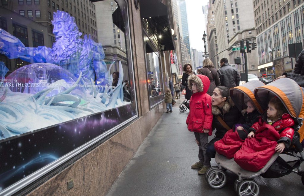 macys-christmas-window-display