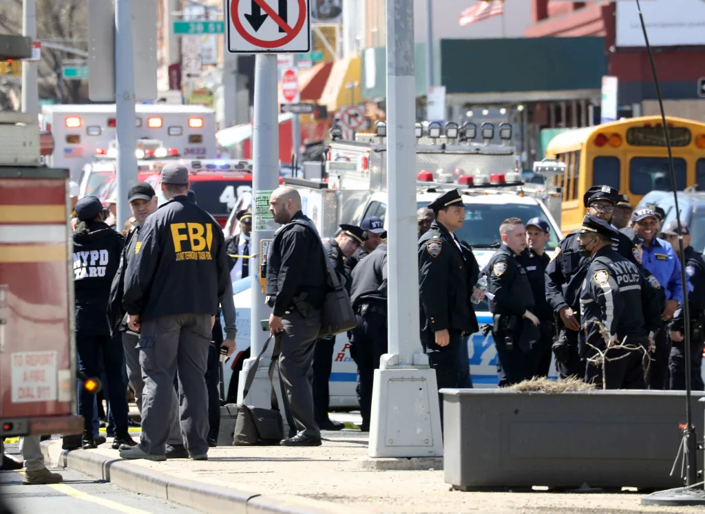 news-brooklyn-subway-shooting-3