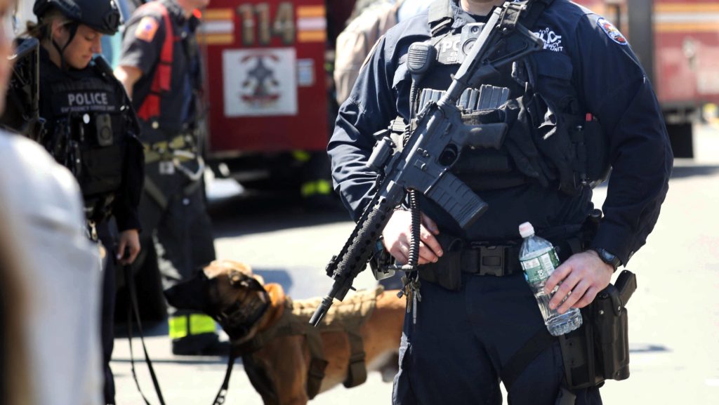 news-brooklyn-subway-shooting-6