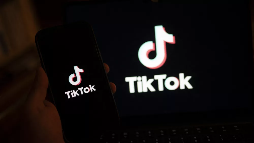 tiktok-announces-it-is-restoring-us-service-after-trump-promise