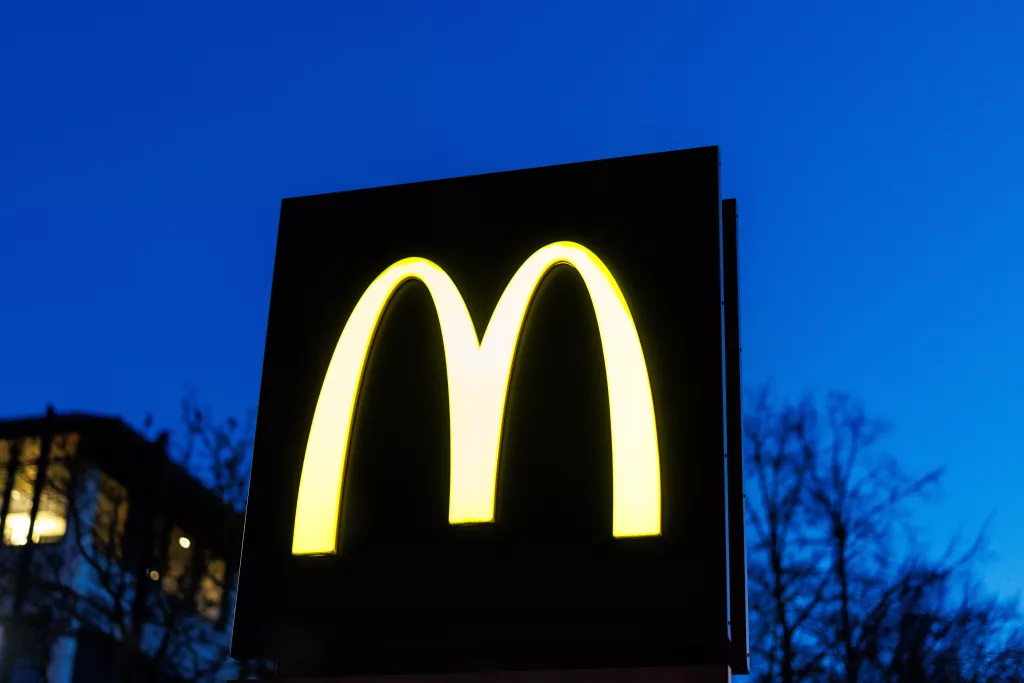 germany-mcdonalds-fast-food-restaurant