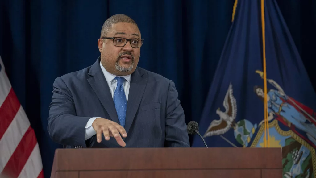 news-manhattan-district-attorney-alvin-l-bragg-jr-press-conference-on-donald-trump-3