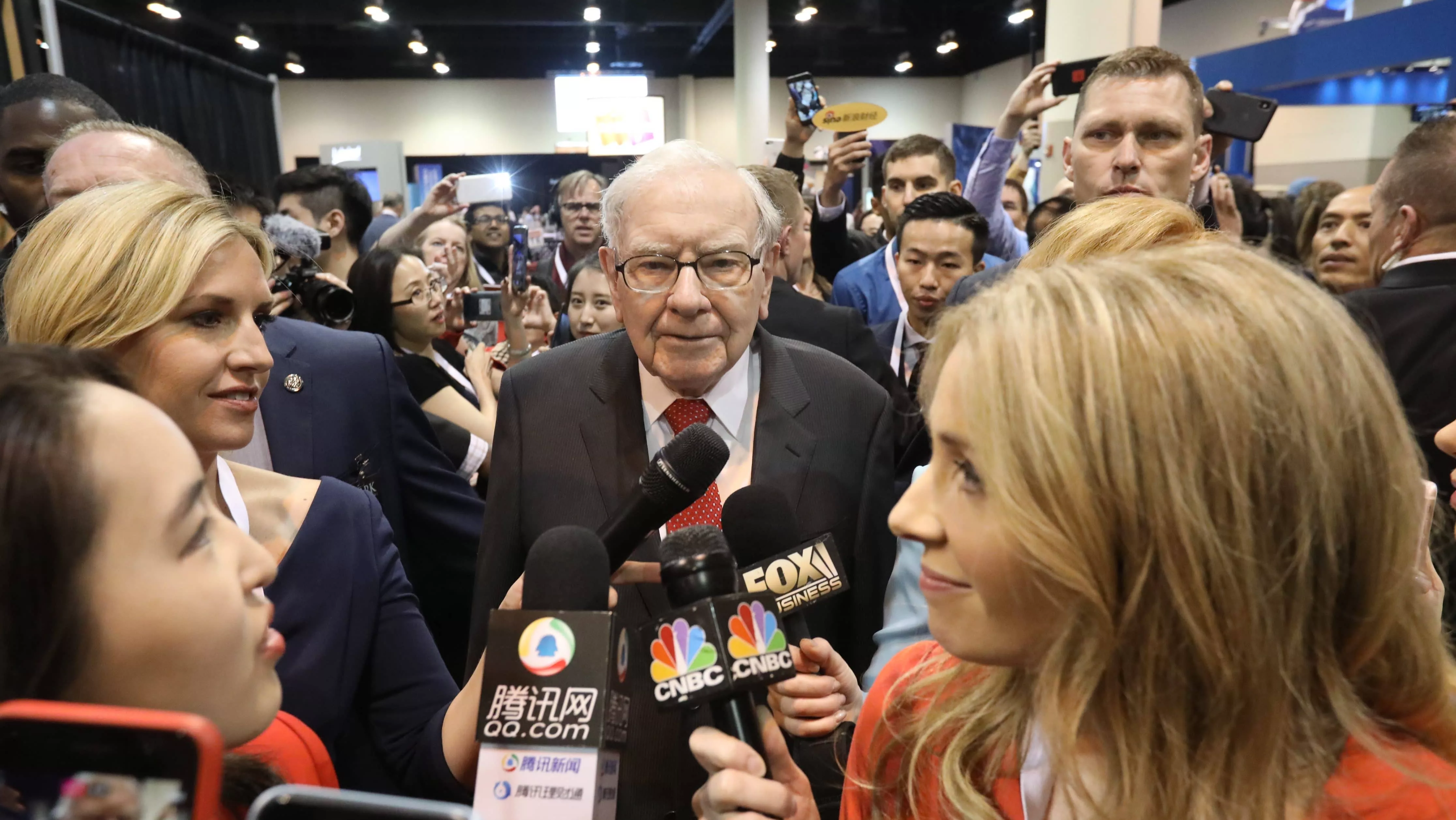 u-s-omaha-berkshire-hathaway-shareholders-meeting-2
