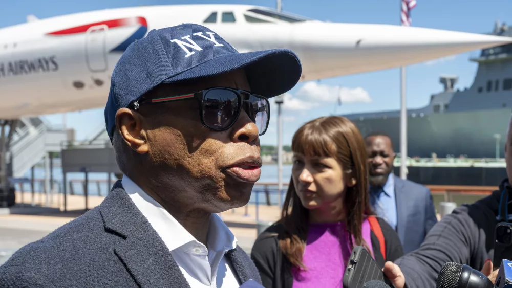 2025-memorial-day-ceremony-at-intrepid-museum-in-new-york-usa-26-may-2025