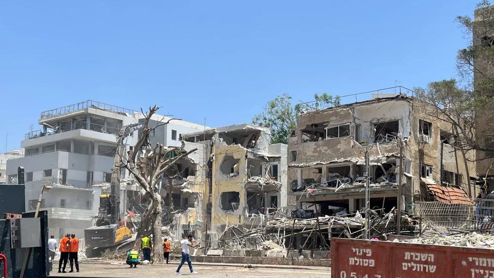 israel-clearing-debris-after-iranian-airstrike-on-israel