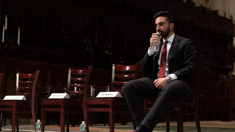 mayoral-forum-at-cathedral-of-st-john-the-divine-in-manhattan-usa-05-june-2025-3