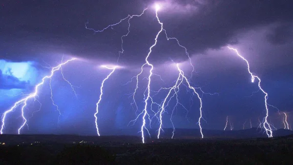 Lightning Bolt Kills 1,Injures 6 Others in NJ