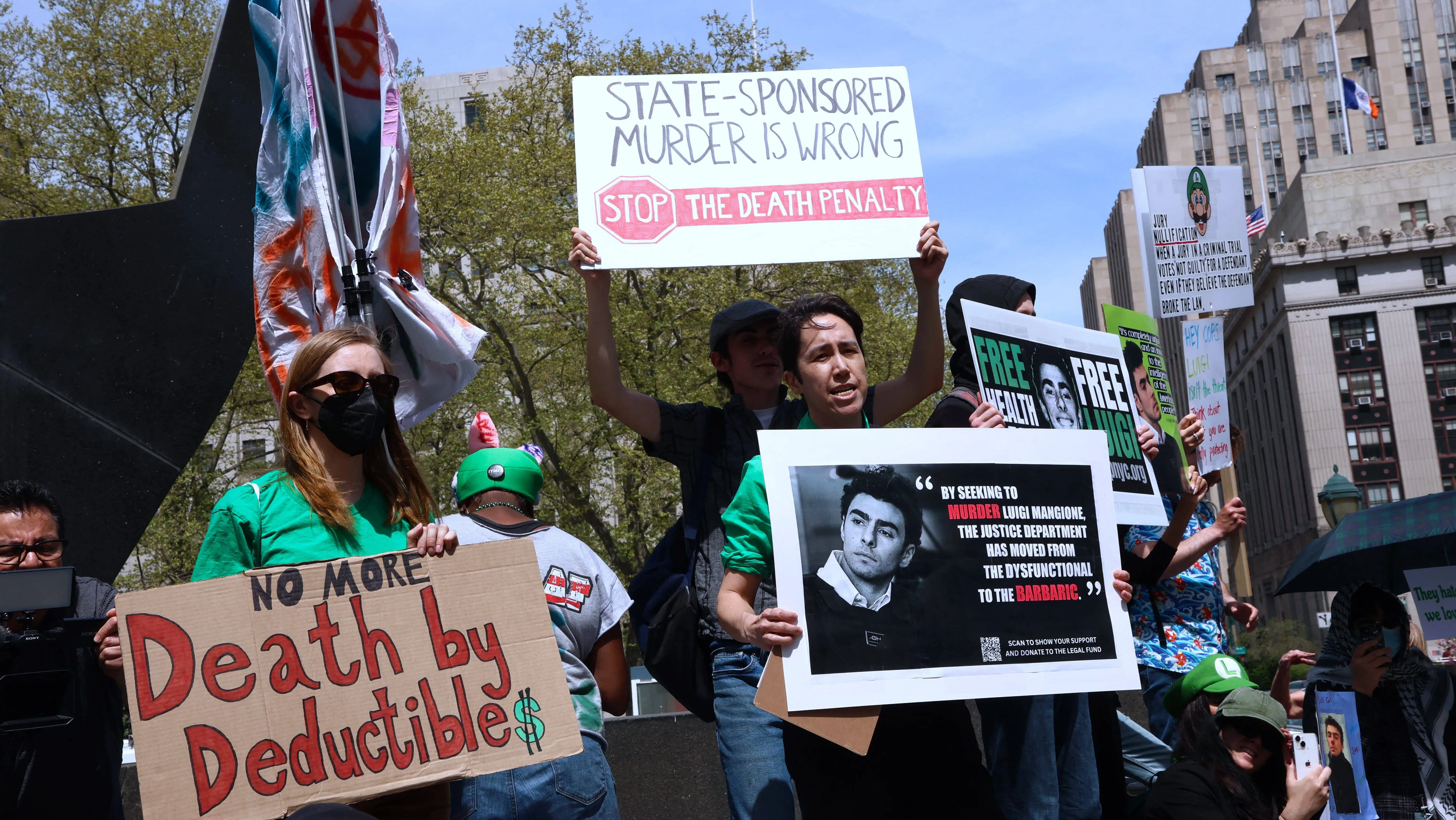 luigi-mangione-at-the-federal-court-nyc