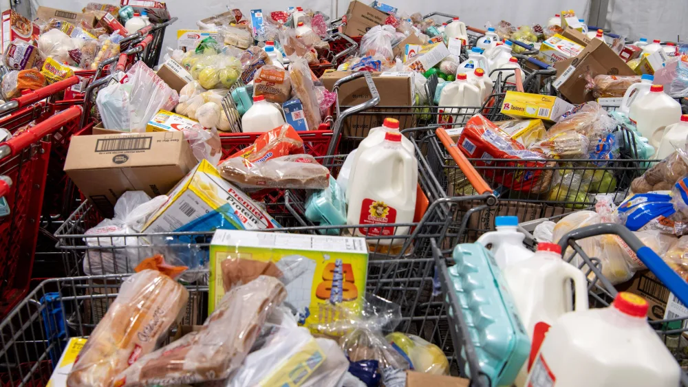 people-receive-donations-at-a-food-bank-in-ohio