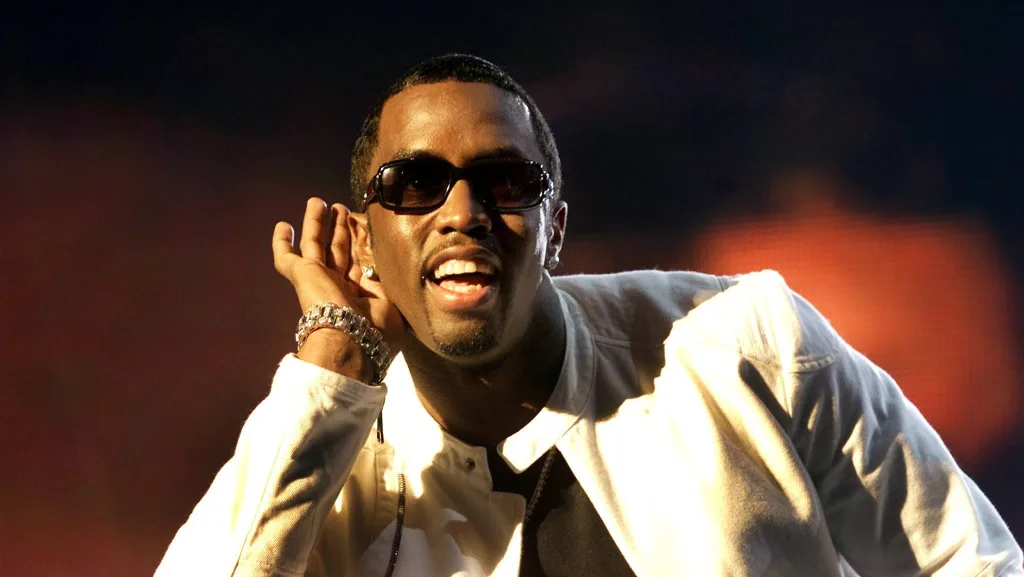 american-rapper-sean-p-diddy-combs-performs-during-the-mtv-staying-alive-concert-in-cape-town-n